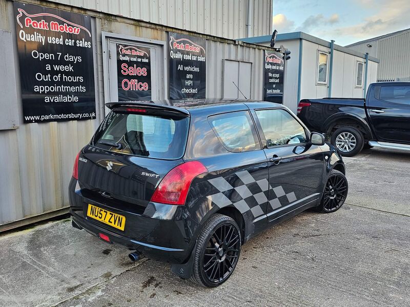 SUZUKI SWIFT