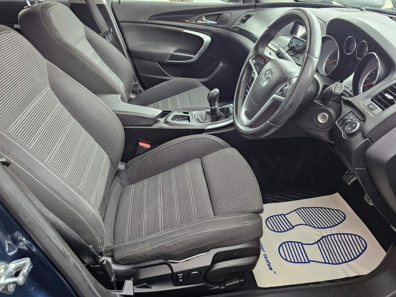 VAUXHALL INSIGNIA