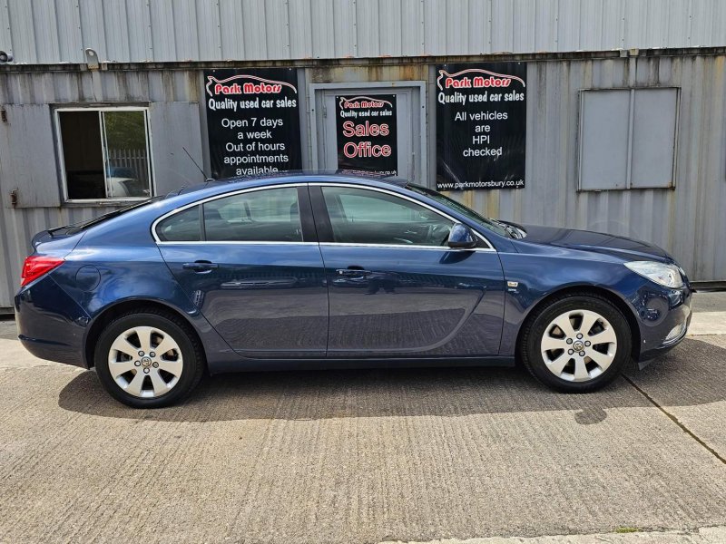 VAUXHALL INSIGNIA