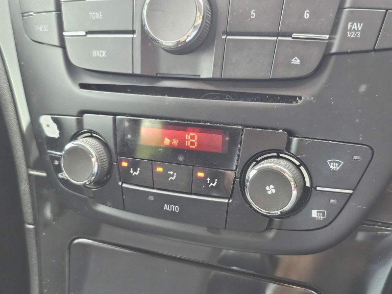 VAUXHALL INSIGNIA