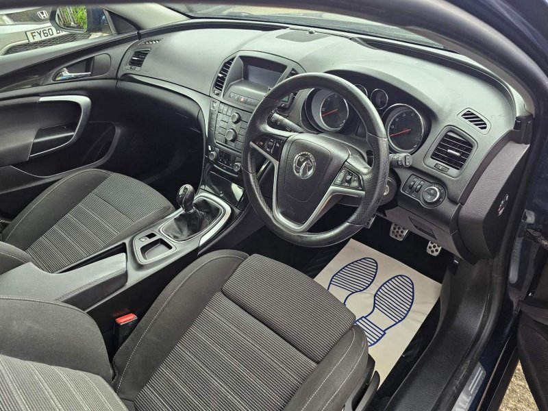VAUXHALL INSIGNIA