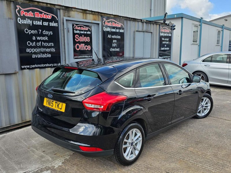 FORD FOCUS