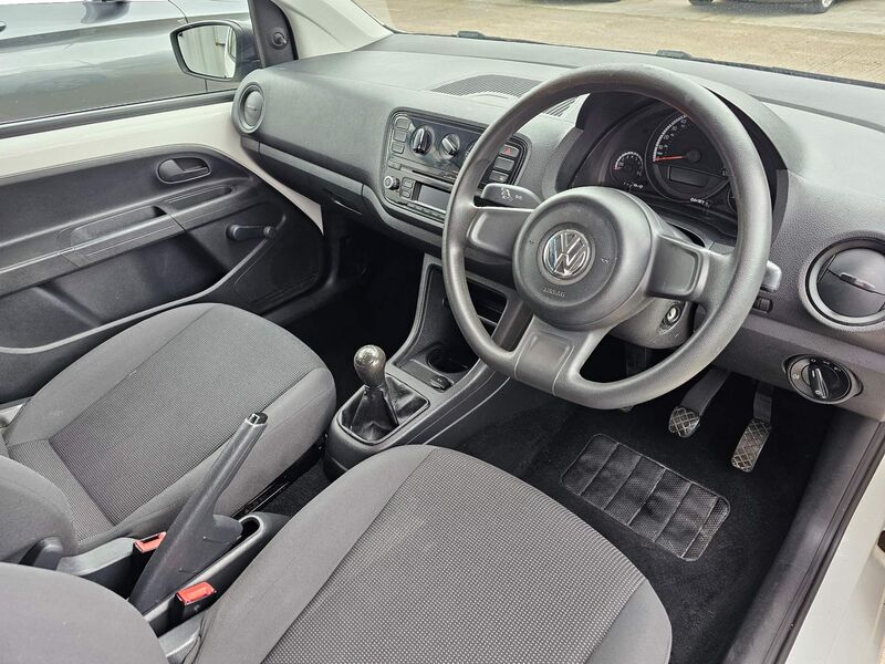 VOLKSWAGEN UP