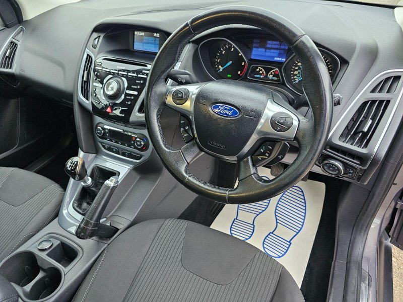 FORD FOCUS