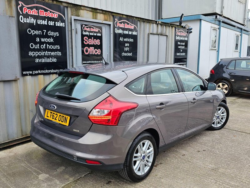 FORD FOCUS