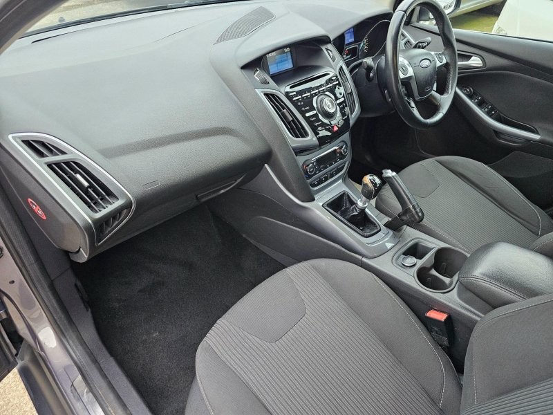 FORD FOCUS