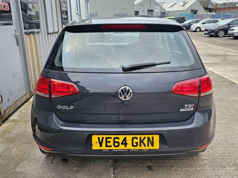 VOLKSWAGEN GOLF