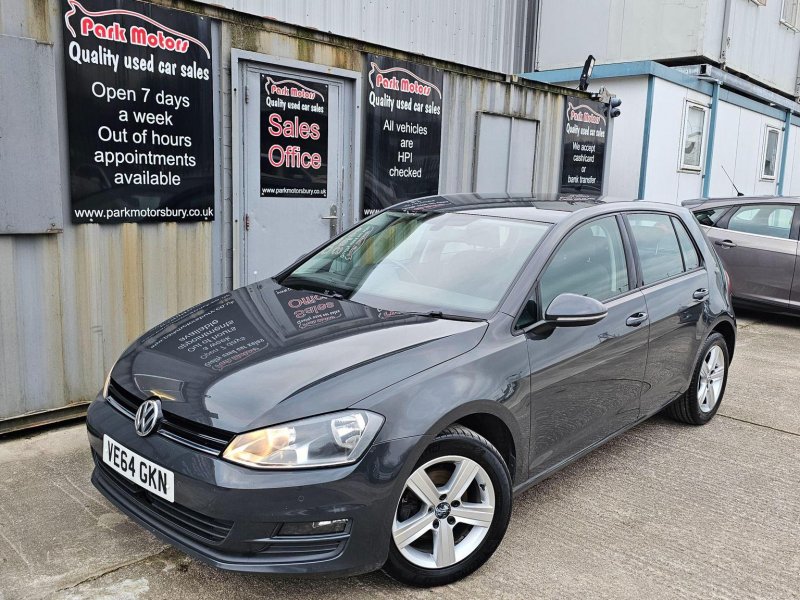 VOLKSWAGEN GOLF