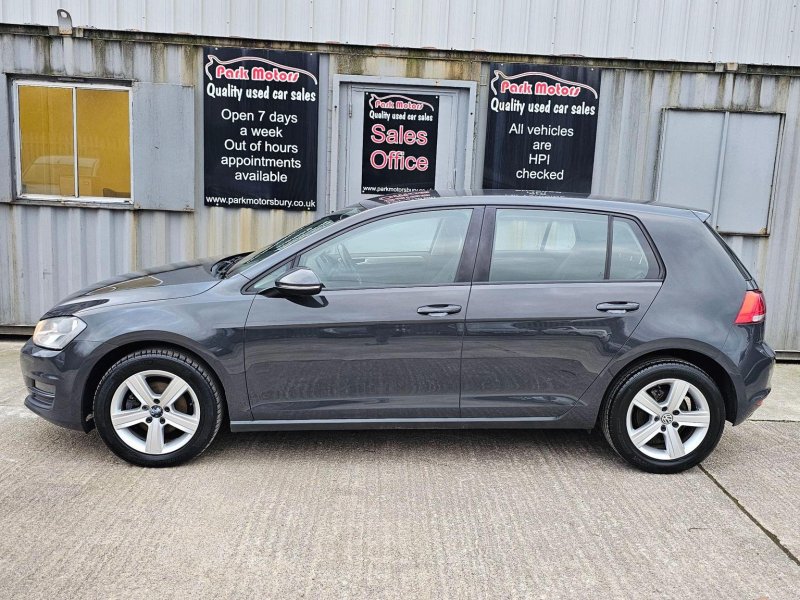 VOLKSWAGEN GOLF