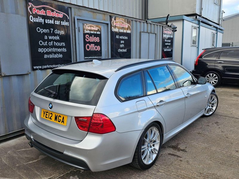 BMW 3 SERIES