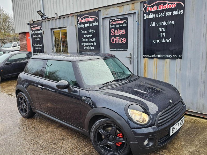 MINI HATCH
