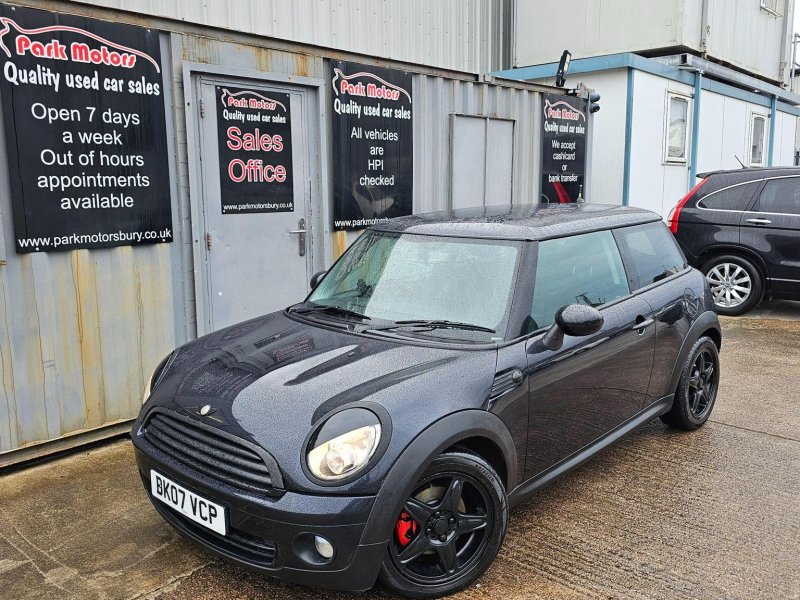 MINI HATCH