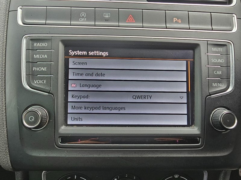 VOLKSWAGEN POLO