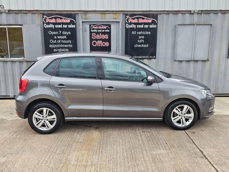VOLKSWAGEN POLO