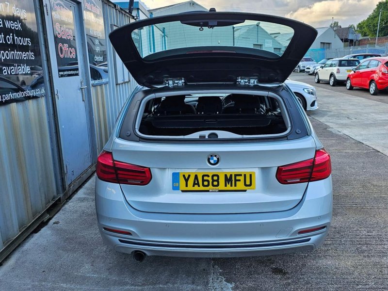 BMW 3 SERIES